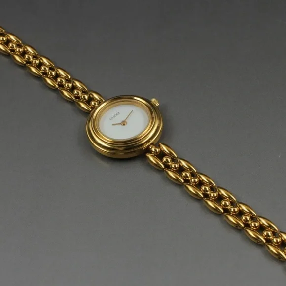 - Gucci Luxury RARE highly collectible bracelet watch Gucci Luxury RARE highly collectible bracelet watch main image 4